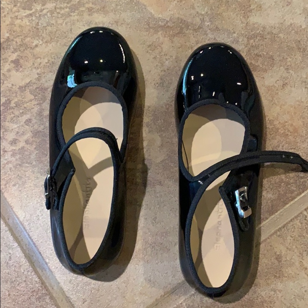 Black dress shoes